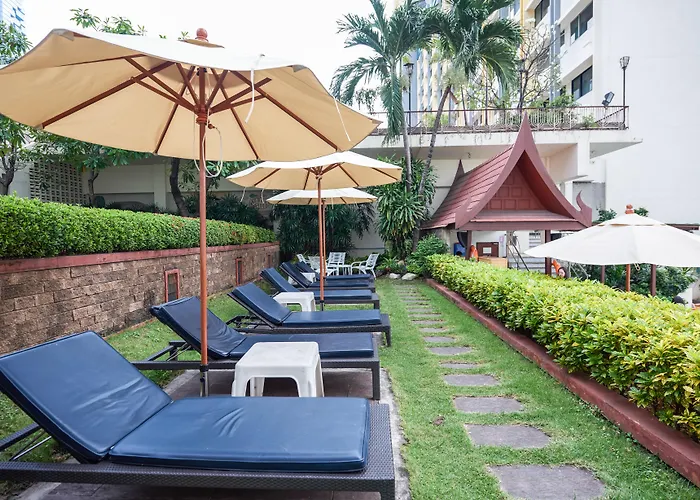 Triple Two Silom Hotel 4*