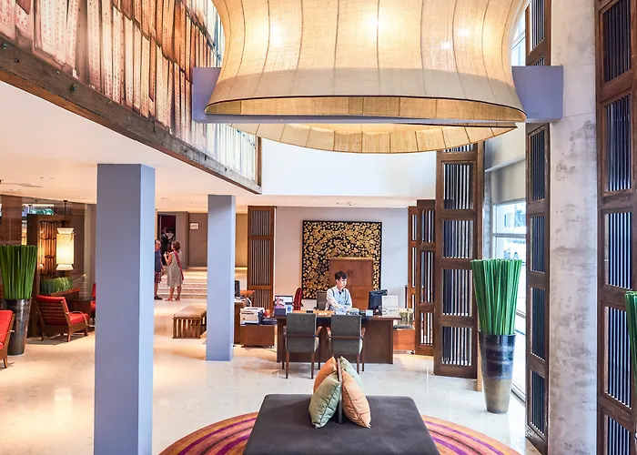 Triple Two Silom 4*