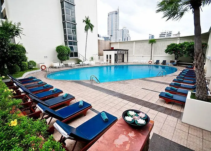 Hotel Triple Two Silom 4*