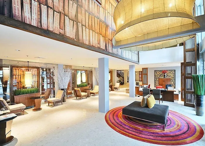 Triple Two Silom 4*