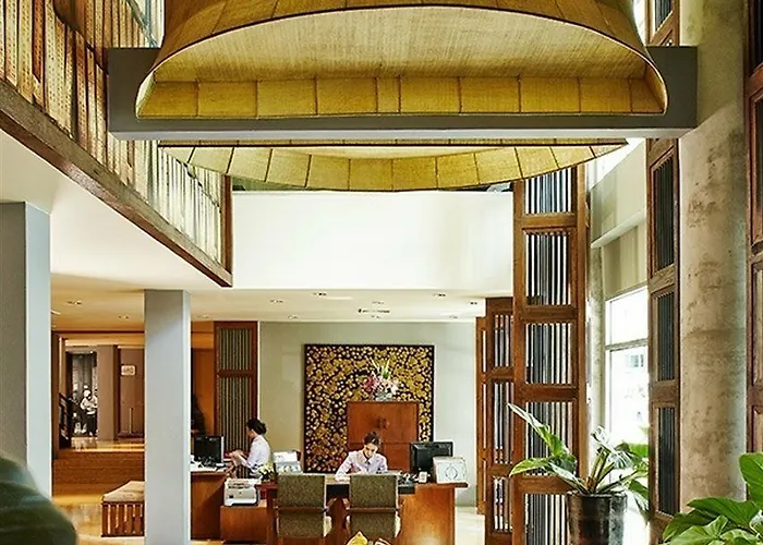 Triple Two Silom 4*